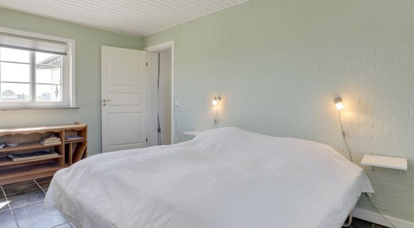 Photo of "Nilia" - 3.5km from the sea