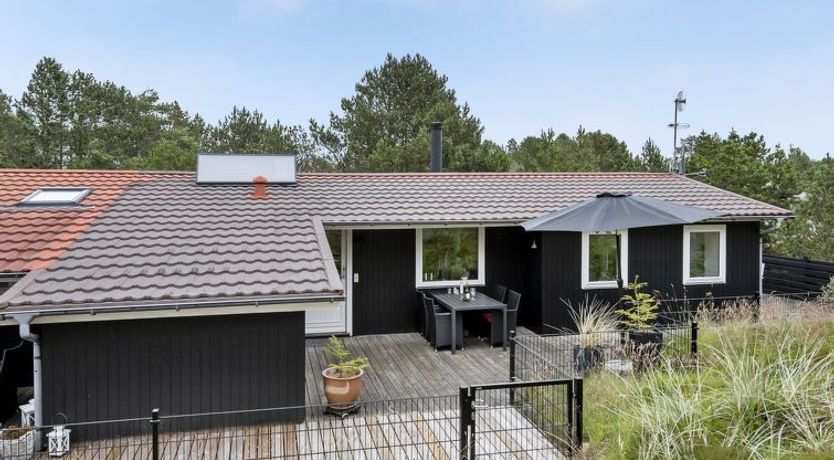 Photo of "Emeline" - 1.7km from the sea