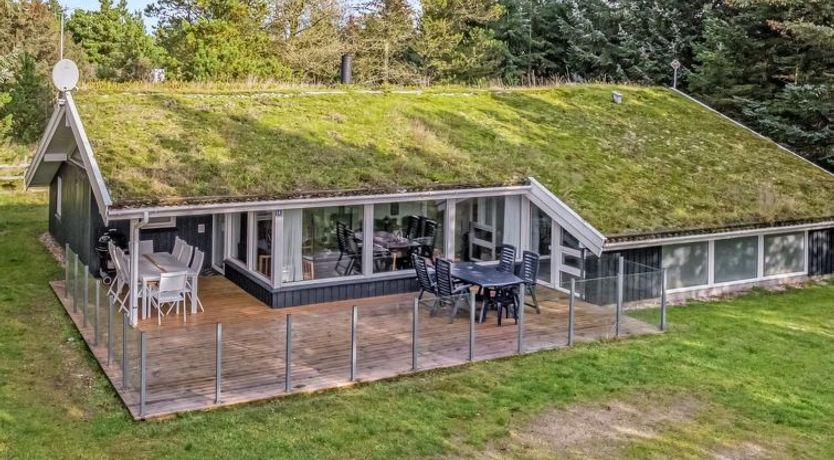 Photo of "Gladis" - 900m from the sea