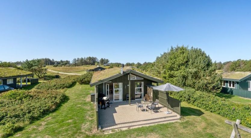 Photo of "Elsabet" - 750m from the sea