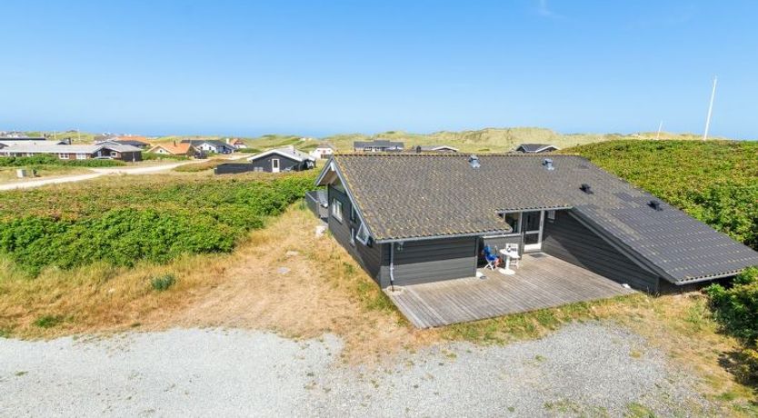 Photo of "Rink" - 150m from the sea