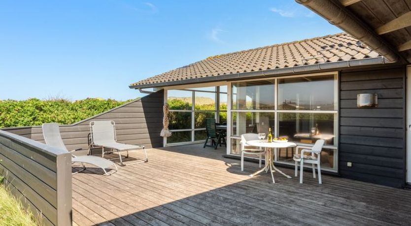 Photo of "Rink" - 150m from the sea