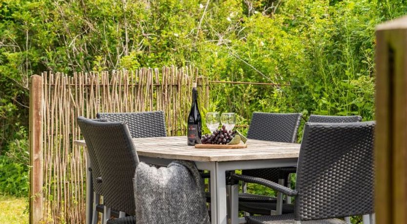 Photo of "Pelle" - 800m from the sea