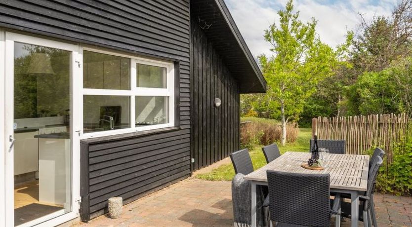 Photo of "Pelle" - 800m from the sea