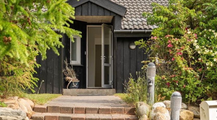 Photo of "Pelle" - 800m from the sea