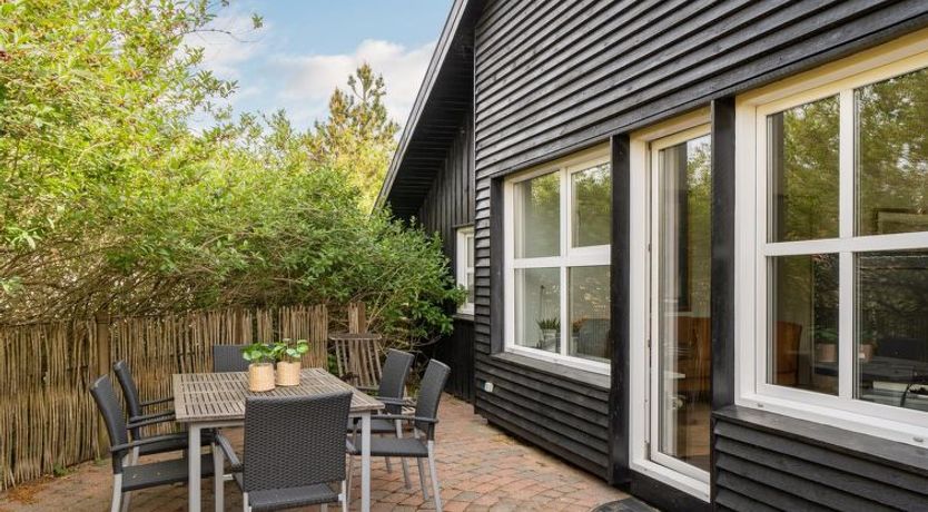 Photo of "Pelle" - 800m from the sea