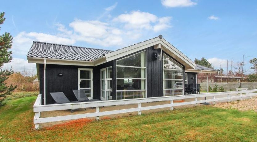 Photo of "Nani" - 900m from the sea