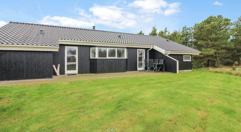 Photo of "Nani" - 900m from the sea