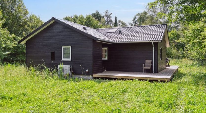 Photo of "Jonnhild" - 450m from the sea