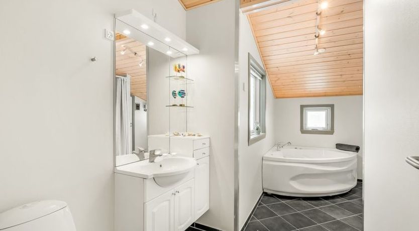 Photo of "Kai" - 500m to the fjord