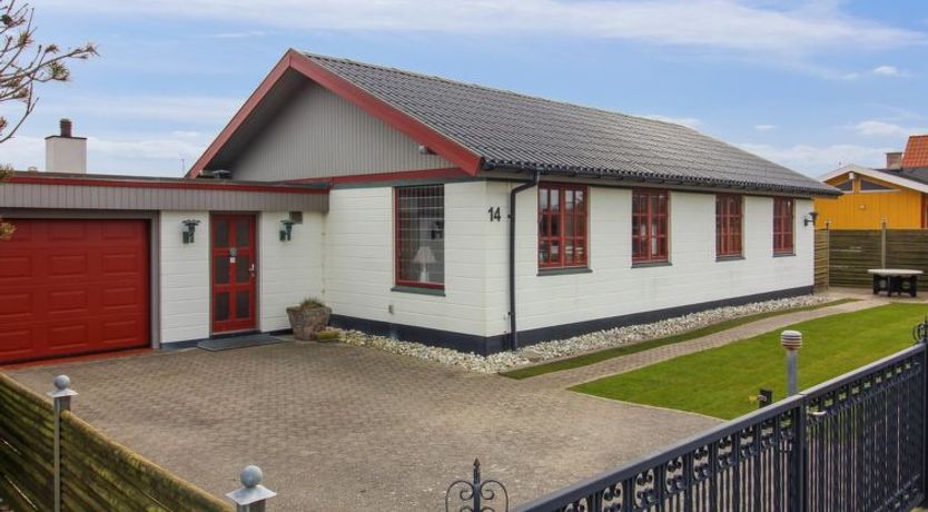 Photo of "Ehmi" - 500m from the sea