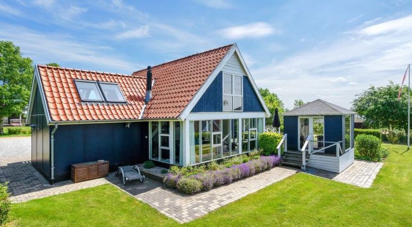 Photo of "Edvia" - 700m to the fjord