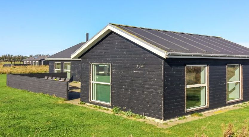 Photo of "Kirsi" - 1.6km from the sea