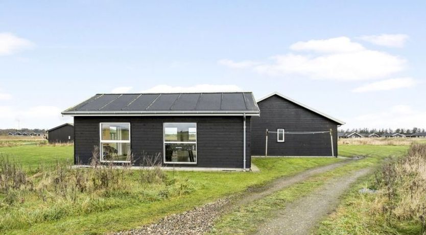 Photo of "Kirsi" - 1.6km from the sea