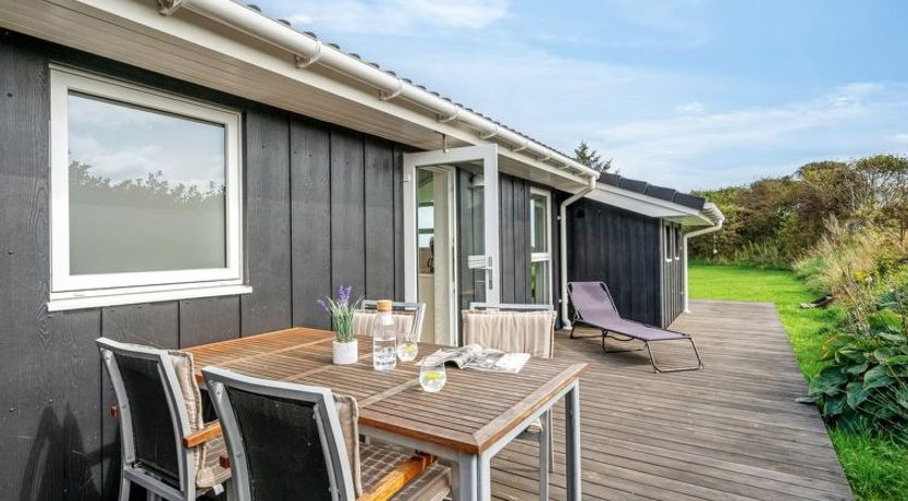 Photo of "Tanna" - 330m to the fjord