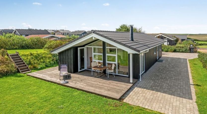 Photo of "Tanna" - 330m to the fjord