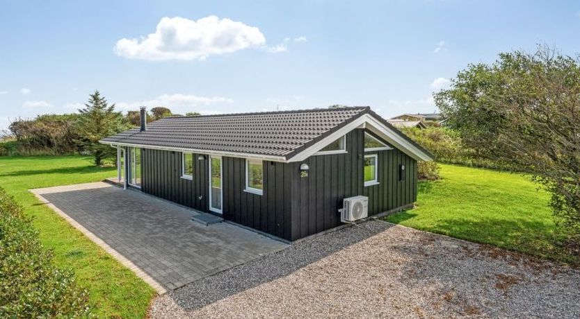 Photo of "Tanna" - 330m to the fjord