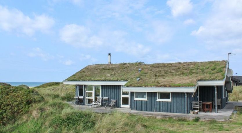 Photo of "Eunike" - 220m from the sea