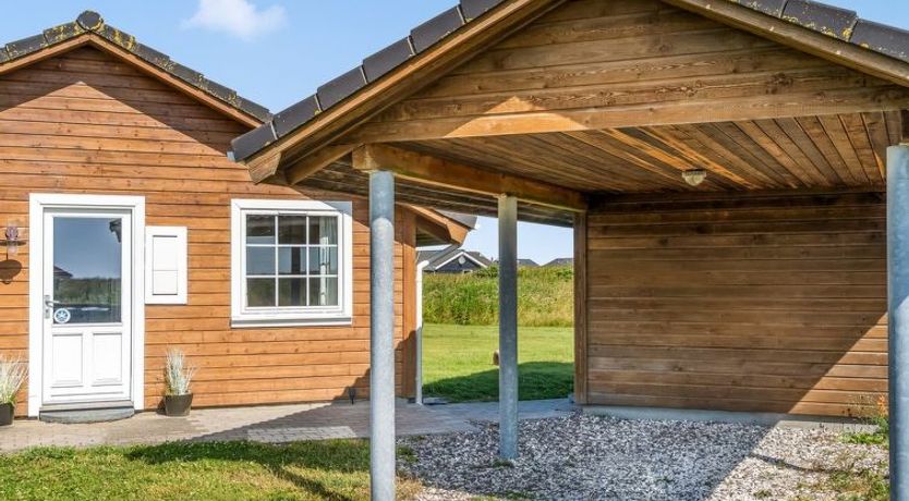 Photo of "Anya" - 650m from the sea