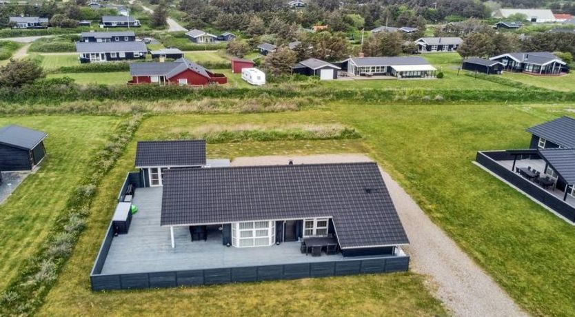 Photo of "Anett" - 400m from the sea