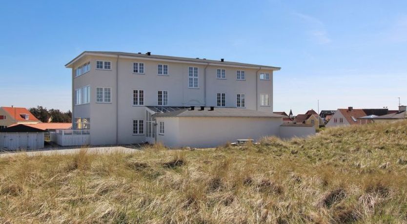 Photo of "Lenaya" - 75m from the sea