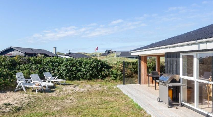 Photo of "Mano" - 200m from the sea