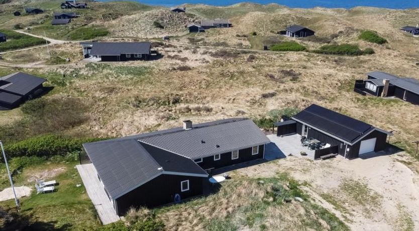 Photo of "Mano" - 200m from the sea