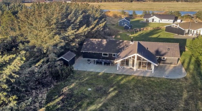 Photo of "Synnöve" - 550m from the sea