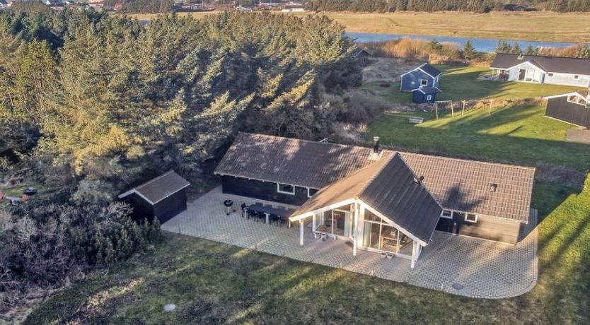 Photo of "Synnöve" - 550m from the sea