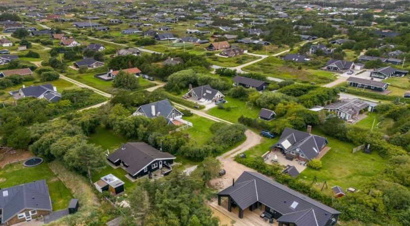 Photo of "Edmond" - 995m from the sea