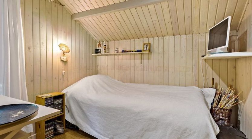 Photo of "Iskra" - 900m from the sea