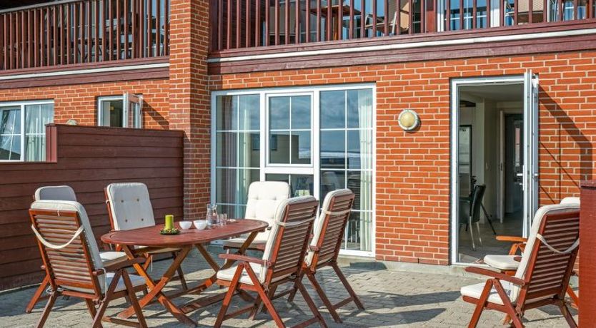 Photo of "Henrietta" - 3.5km from the sea