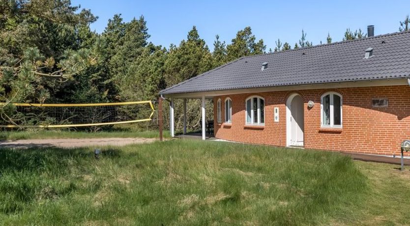 Photo of "Agusta" - 1.1km from the sea