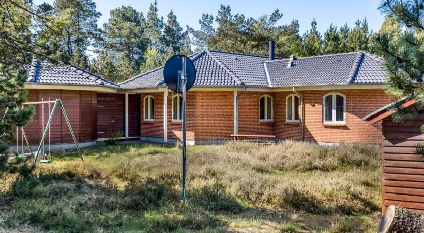 Photo of "Agusta" - 1.1km from the sea