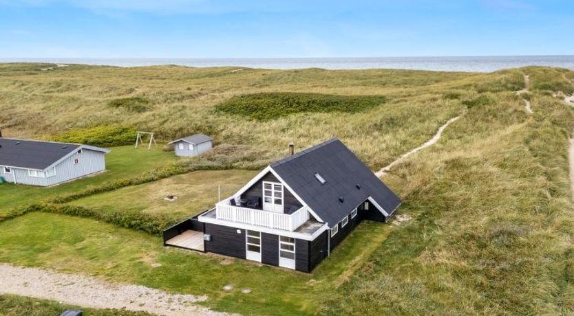 Photo of "Amandus" - 100m from the sea