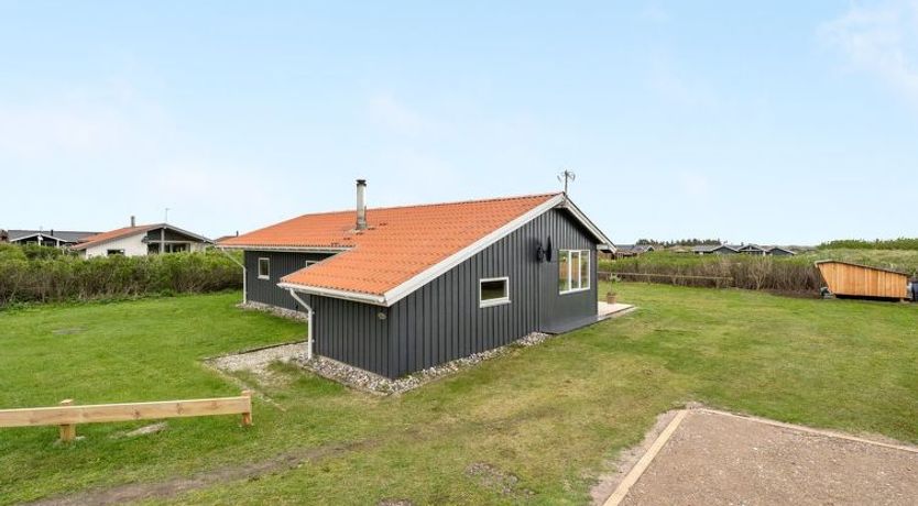 Photo of "Thamara" - 350m from the sea