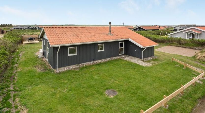 Photo of "Thamara" - 350m from the sea