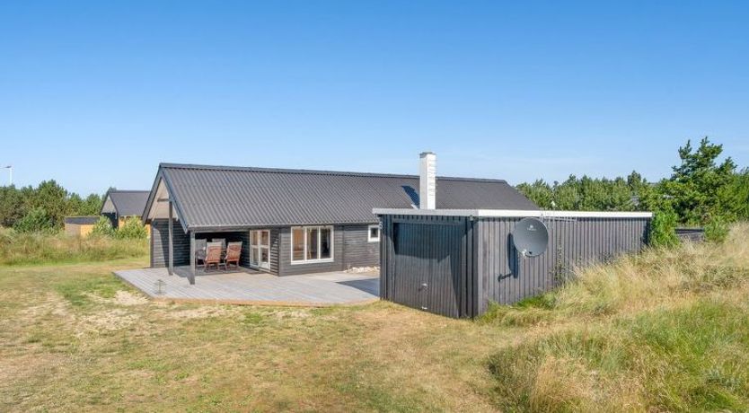 Photo of "Tameran" - 700m from the sea