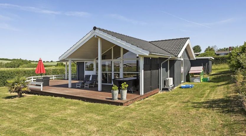 Photo of "Kierstine" - 100m from the sea