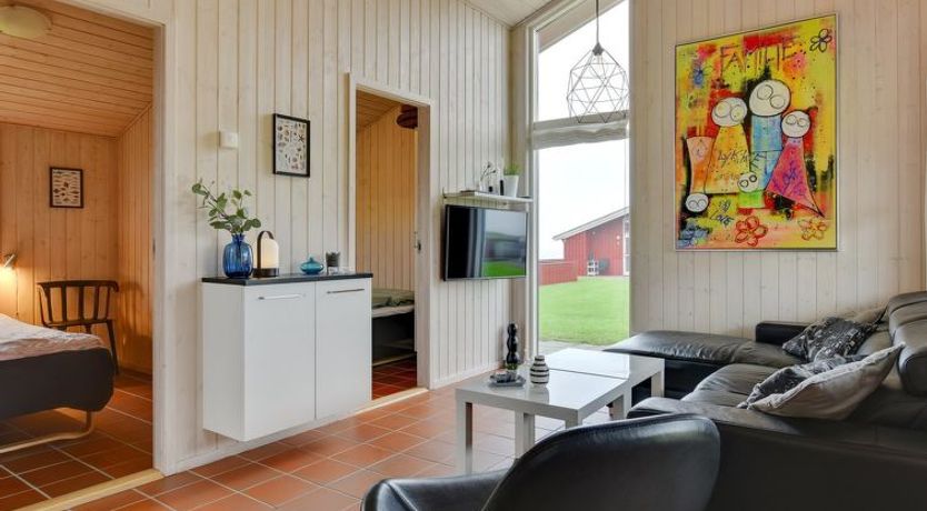 Photo of "Helga" - 100m from the sea