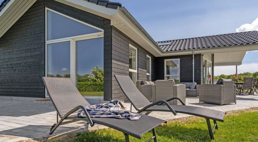 Photo of "Elsebet" - 600m from the sea