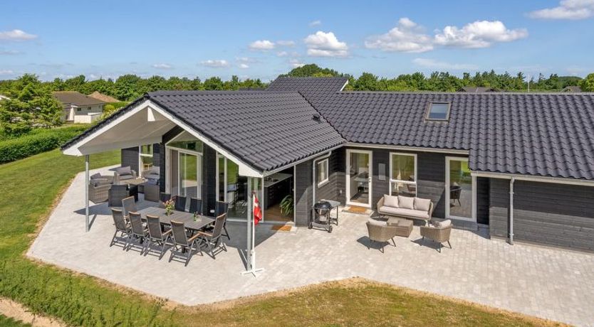 Photo of "Elsebet" - 600m from the sea