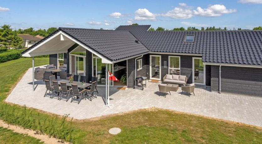 Photo of "Elsebet" - 600m from the sea