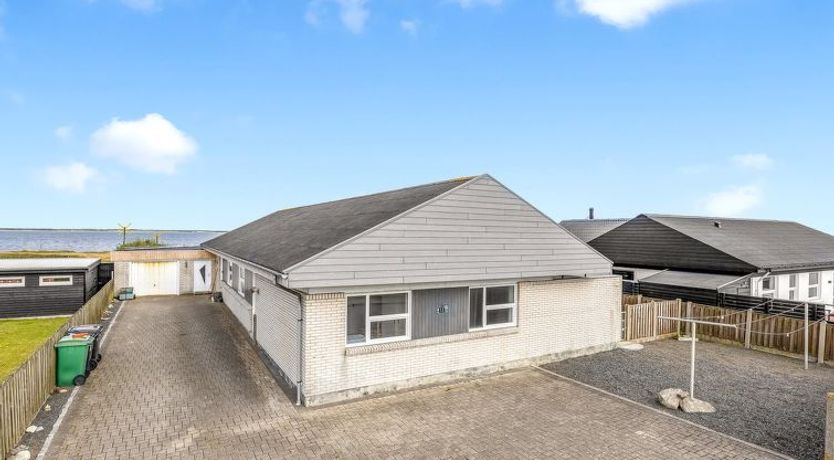 Photo of "Bibbi" - 20m to the fjord