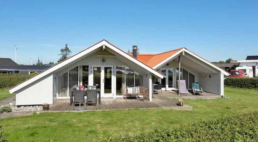 Photo of "Katrina" - 50m to the fjord