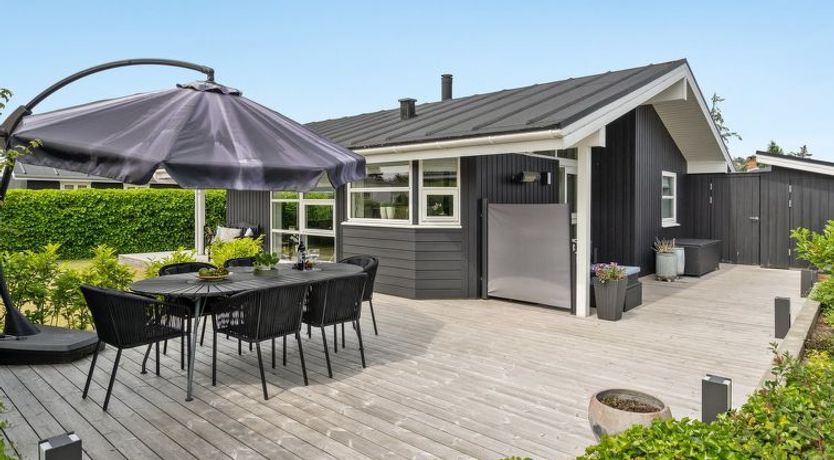 Photo of "Sjarlotte" - 100m from the sea