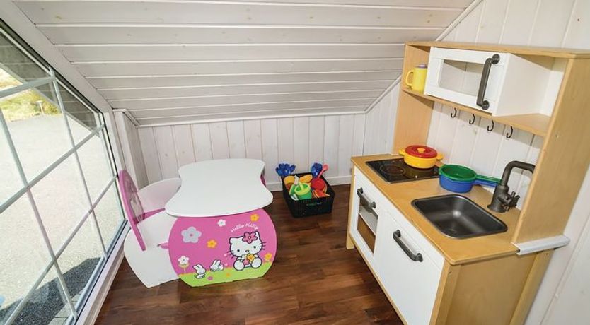 Photo of "Emelita" - 900m from the sea