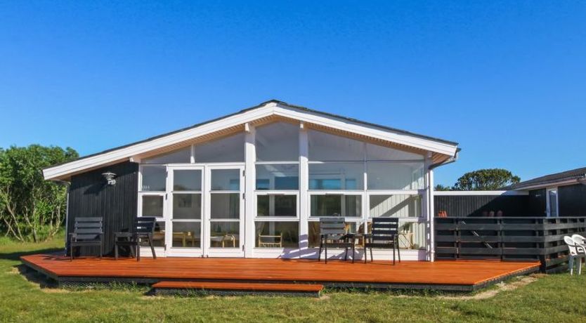 Photo of "Allis" - 400m from the sea