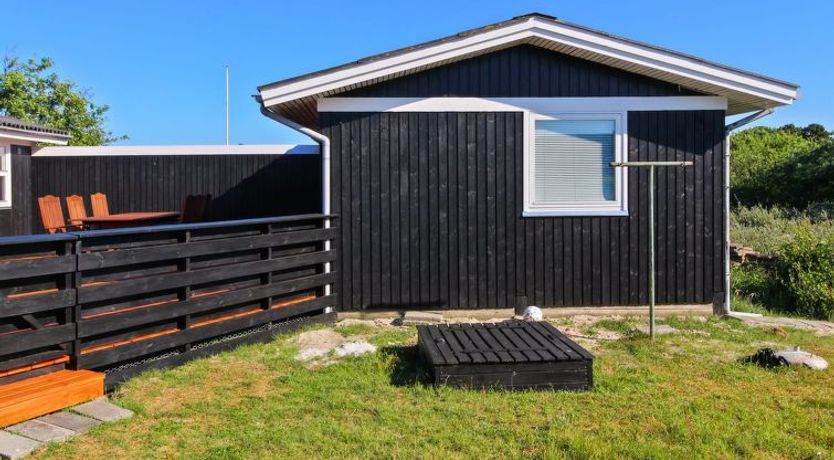 Photo of "Allis" - 400m from the sea