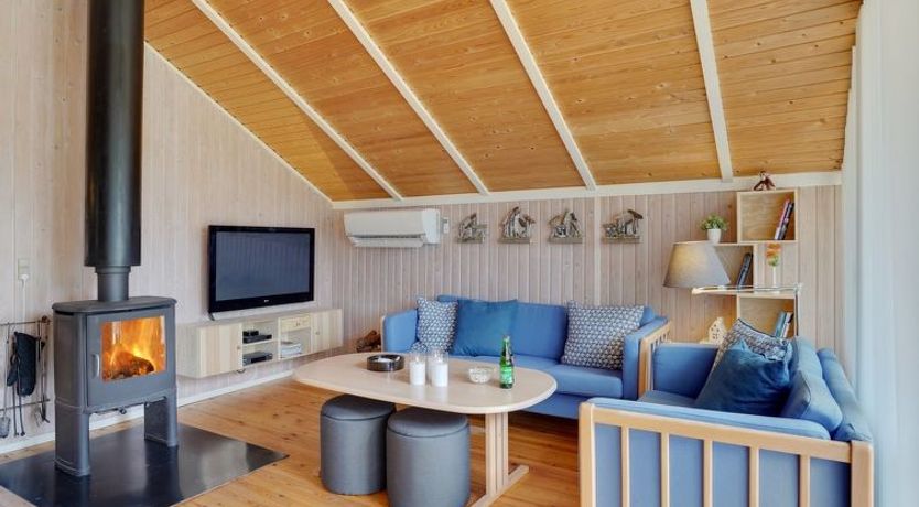 Photo of "Norna" - 300m from the sea